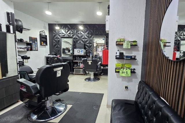 Interior de Barbería Pedro con sillones de barbería